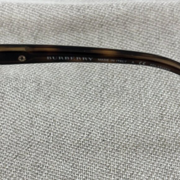 Burberry BE3080 Sunglasses with Case - Gold rim and Brown Polarized Lenses - Picture 3 of 6